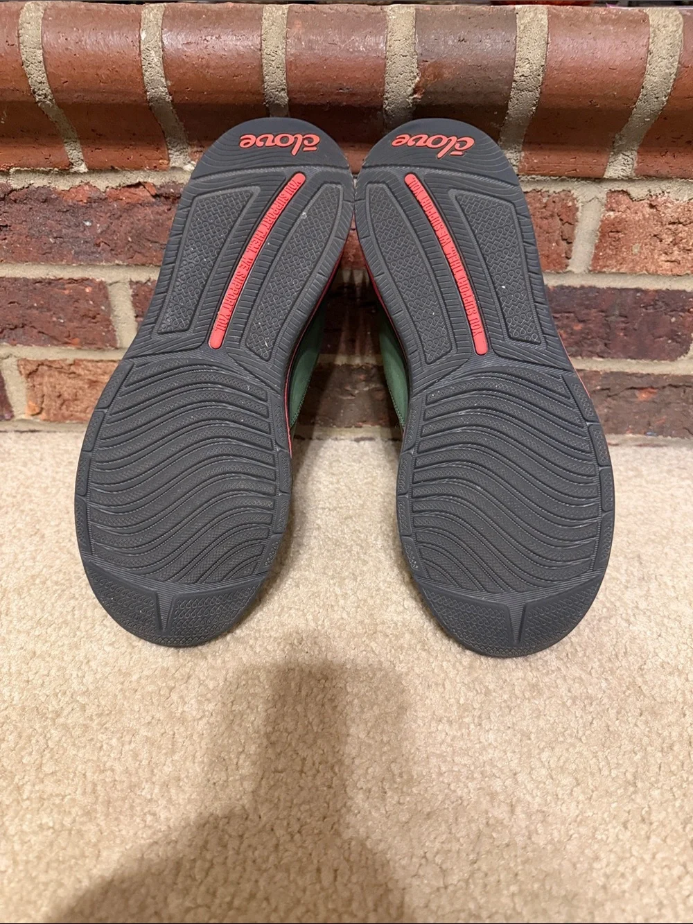 Clove wear cushioned